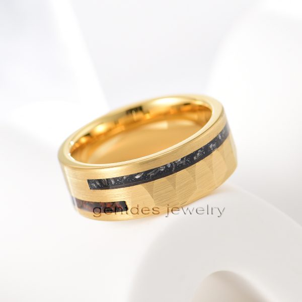 8MM Mens Ring, Gold Tungsten Ring, Crushed Red Dinosaur Bones, Crushed Meteorite Ring, Flat Hammered Ring, Wedding Bands - 图片 2