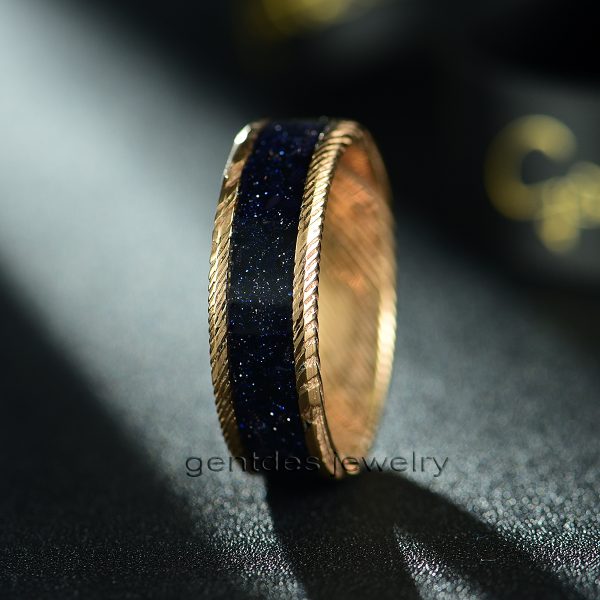 8MM Mens Ring, Gold Hammered Damascus Steel Ring, Yellow gold Steel Band, Purple Sandstone Ring, Engagement Ring Men - 图片 5
