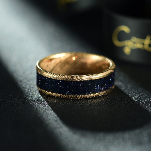 8MM Mens Ring, Gold Hammered Damascus Steel Ring, Yellow gold Steel Band, Purple Sandstone Ring, Engagement Ring Men - 图片 4