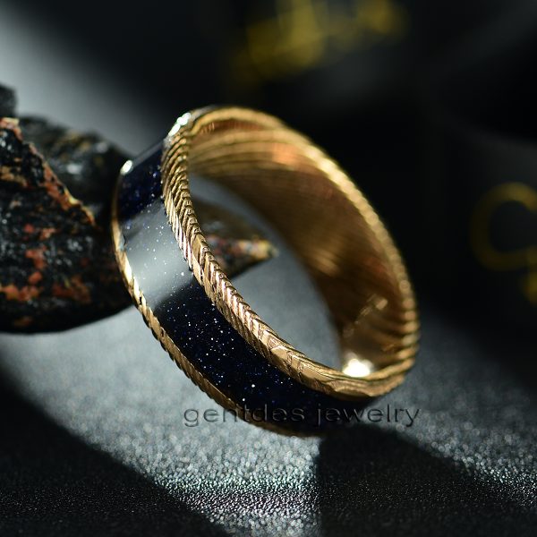 8MM Mens Ring, Gold Hammered Damascus Steel Ring, Yellow gold Steel Band, Purple Sandstone Ring, Engagement Ring Men - 图片 3