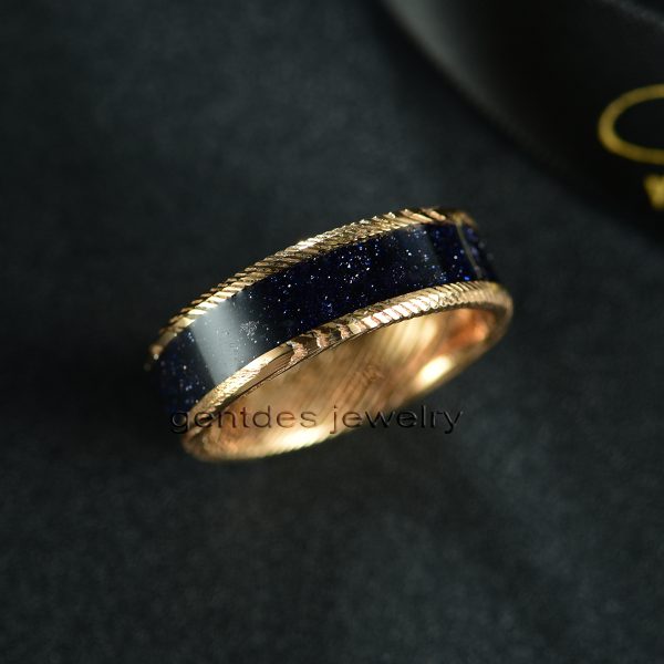 8MM Mens Ring, Gold Hammered Damascus Steel Ring, Yellow gold Steel Band, Purple Sandstone Ring, Engagement Ring Men - 图片 2