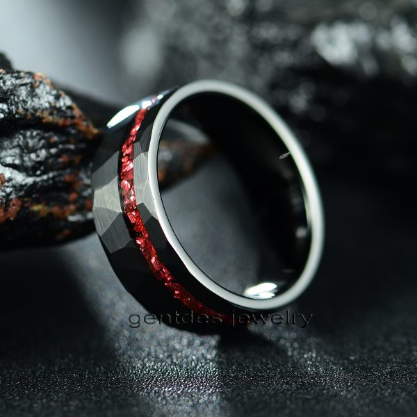 8MM Tungsten Band, Matte Brushed, Hammered Ring, Crushed Red Glass Stones, Wedding Band - 图片 2