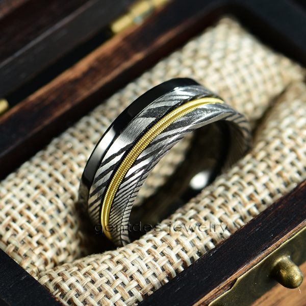 8MM Black Titanium Ring, Two Gold Guitar String, Men Wedding Bands,Yellow Gold Plated Wedding Ring Damascus Ring - 图片 6